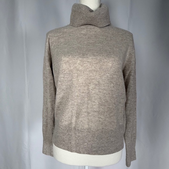 White + Warren Lightweight 100% Cashmere Turtleneck Sweater Oatmeal Size M Warm - Picture 1 of 10